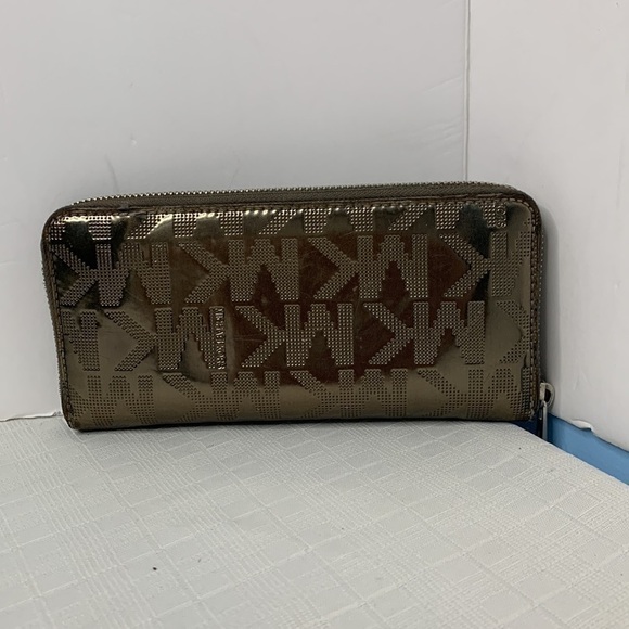 MICHAEL Michael Kors  Monogram Mirror Metallic Continental Zip Around Wallet - Picture 3 of 11